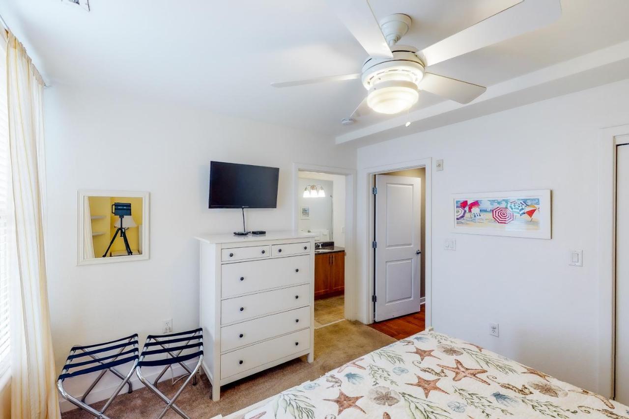 The Sanctuary - Beach Escape 328B Virginia Beach Exterior photo